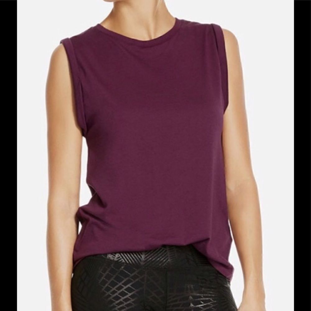 Fabletics McKinney tee. New - Picture 4 of 5